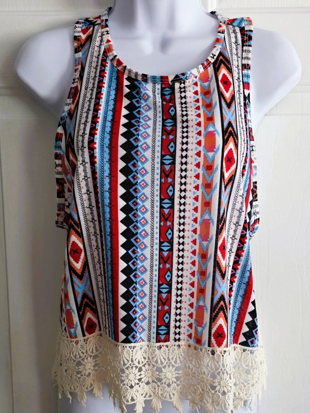 Used Excellent Womens Xhilaration Aztec Blue Red White Black Tank Crochet Lace S
